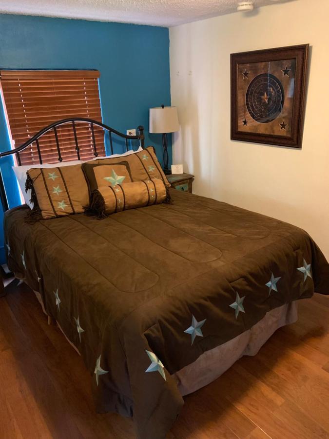 Diamond H Lodge B&B Bandera Buitenkant foto